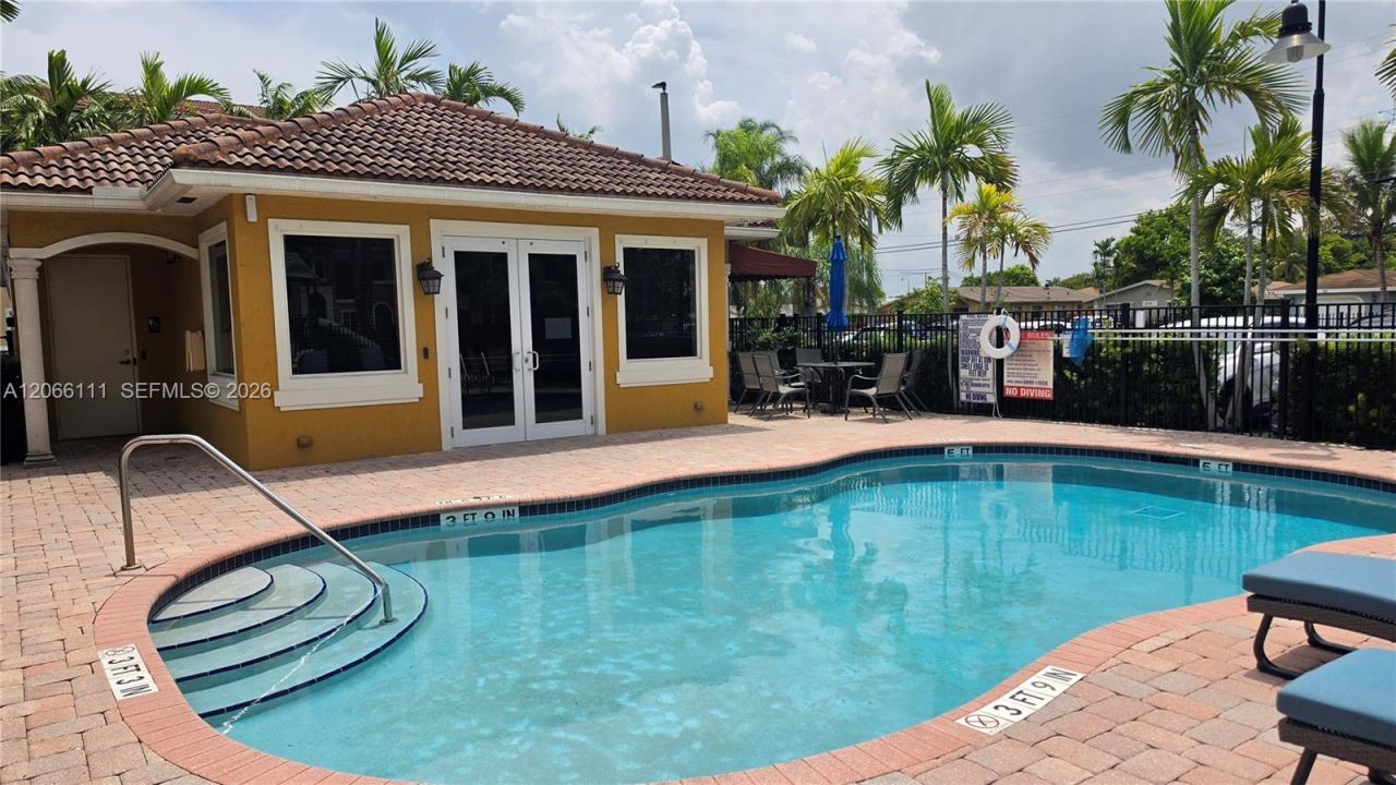 141 NW 2nd Ave , Unit 2, Hallandale Beach, FL 33009 Photo