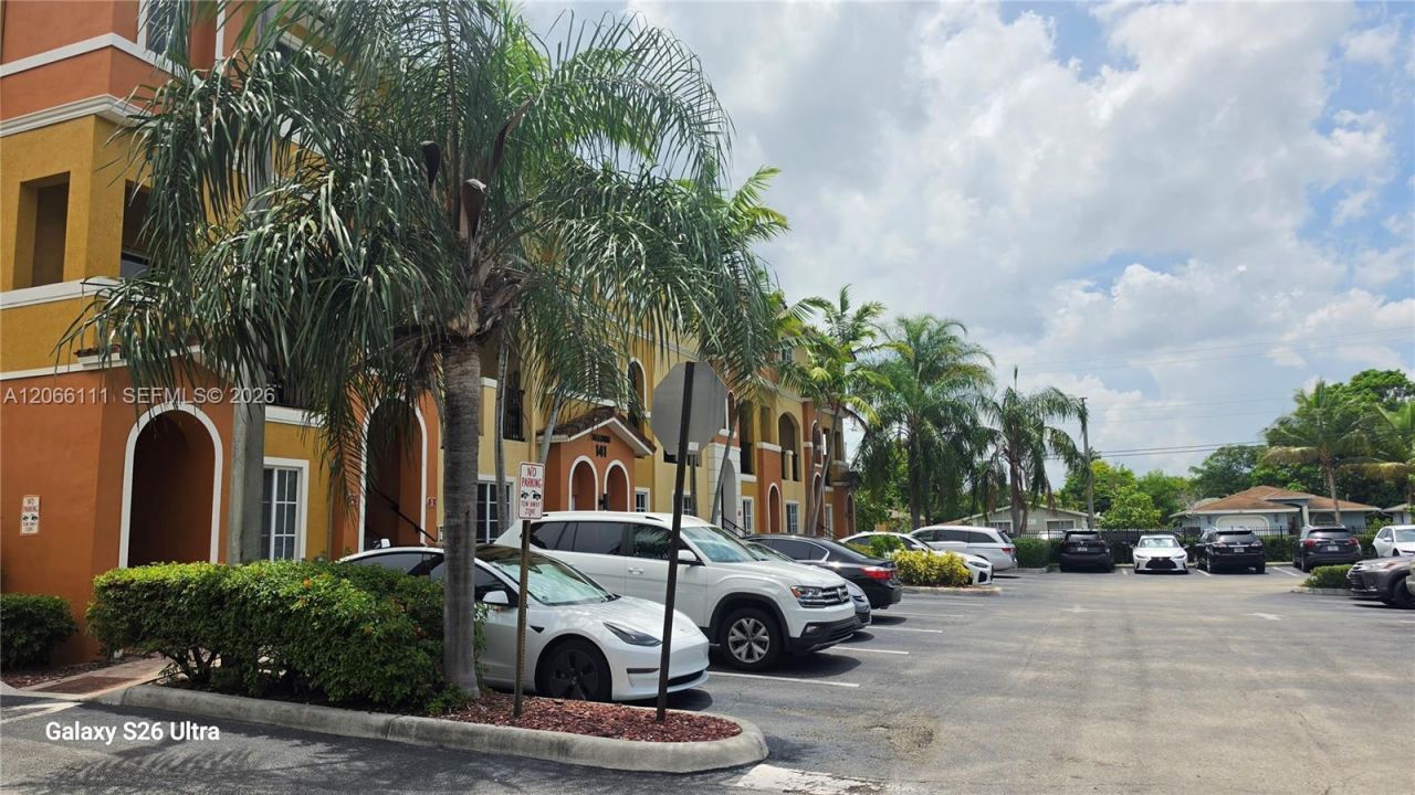 141 NW 2nd Ave , Unit 2, Hallandale Beach, FL 33009 Photo