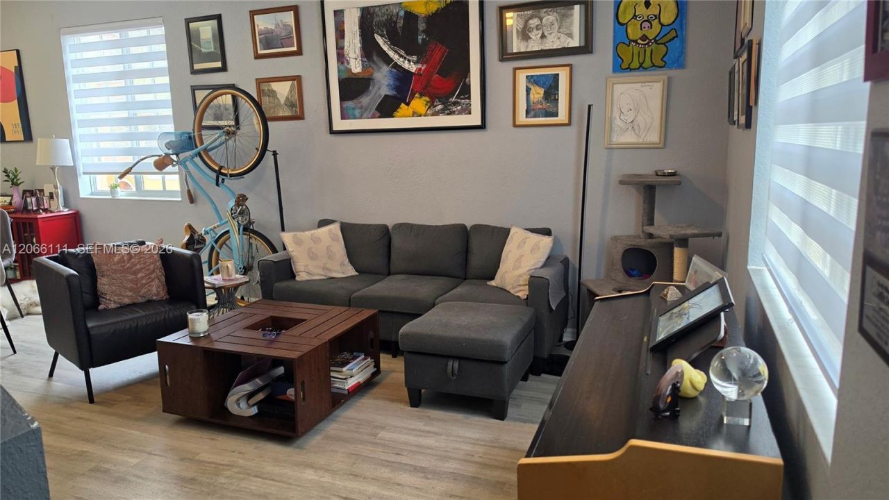 141 NW 2nd Ave , Unit 2, Hallandale Beach, FL 33009 Photo