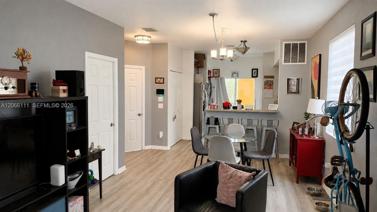 141 NW 2nd Ave , Unit 2, Hallandale Beach, FL 33009 Photo