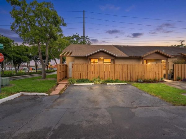6760 NW 186th Ter , Hialeah, FL 33015