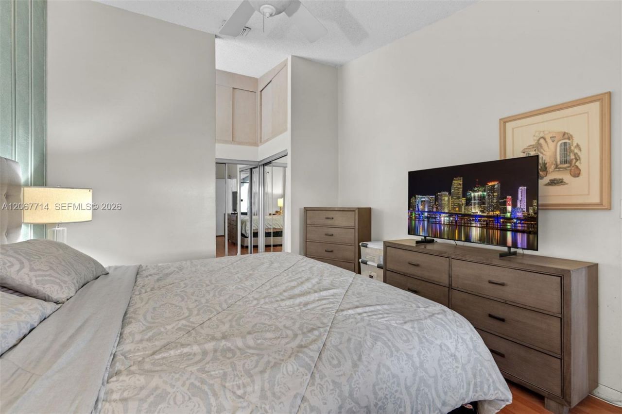 6760 NW 186th Ter, Hialeah, FL 33015 Photo