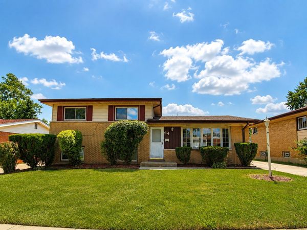 64 Peyton Drive , Chicago Heights, IL 60411