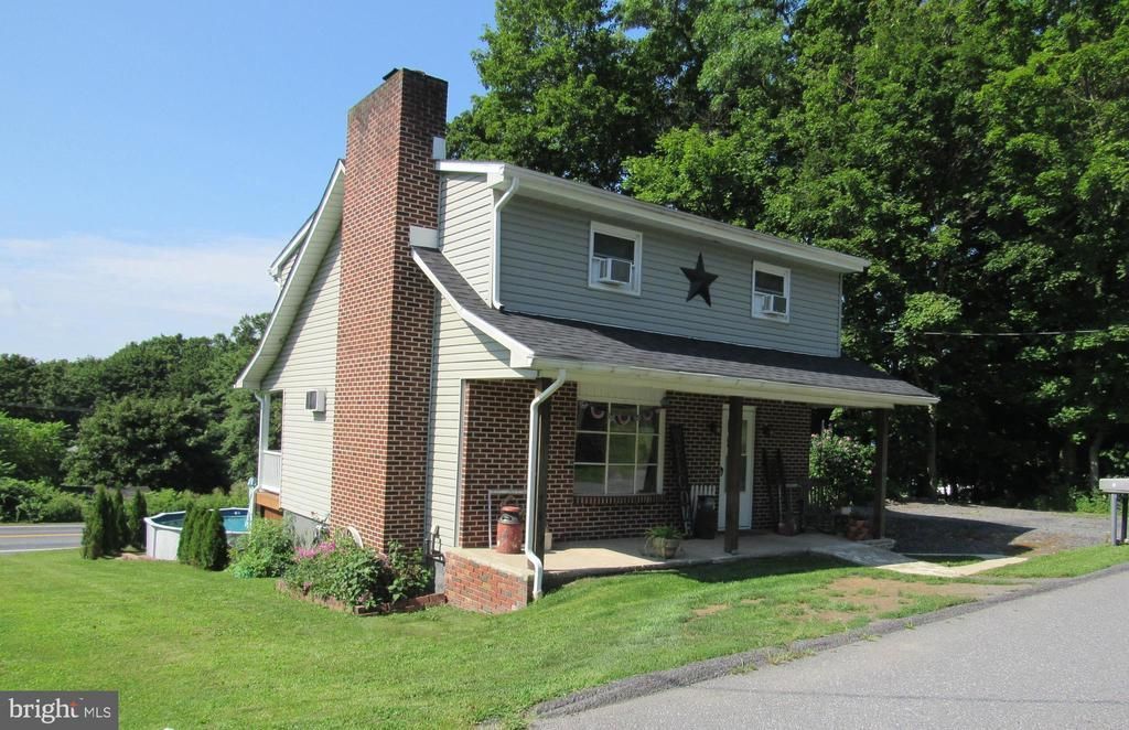 18 BUNGALOW STREET , LAVELLE, PA 17943