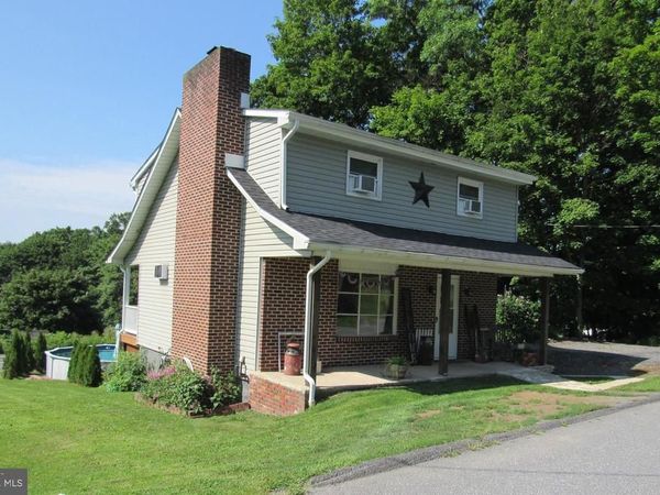 18 BUNGALOW STREET , LAVELLE, PA 17943