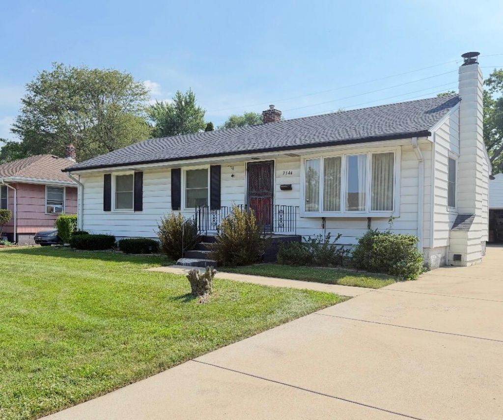 7544 Southeastern Avenue, Hammond, IN 46324 Main Photo