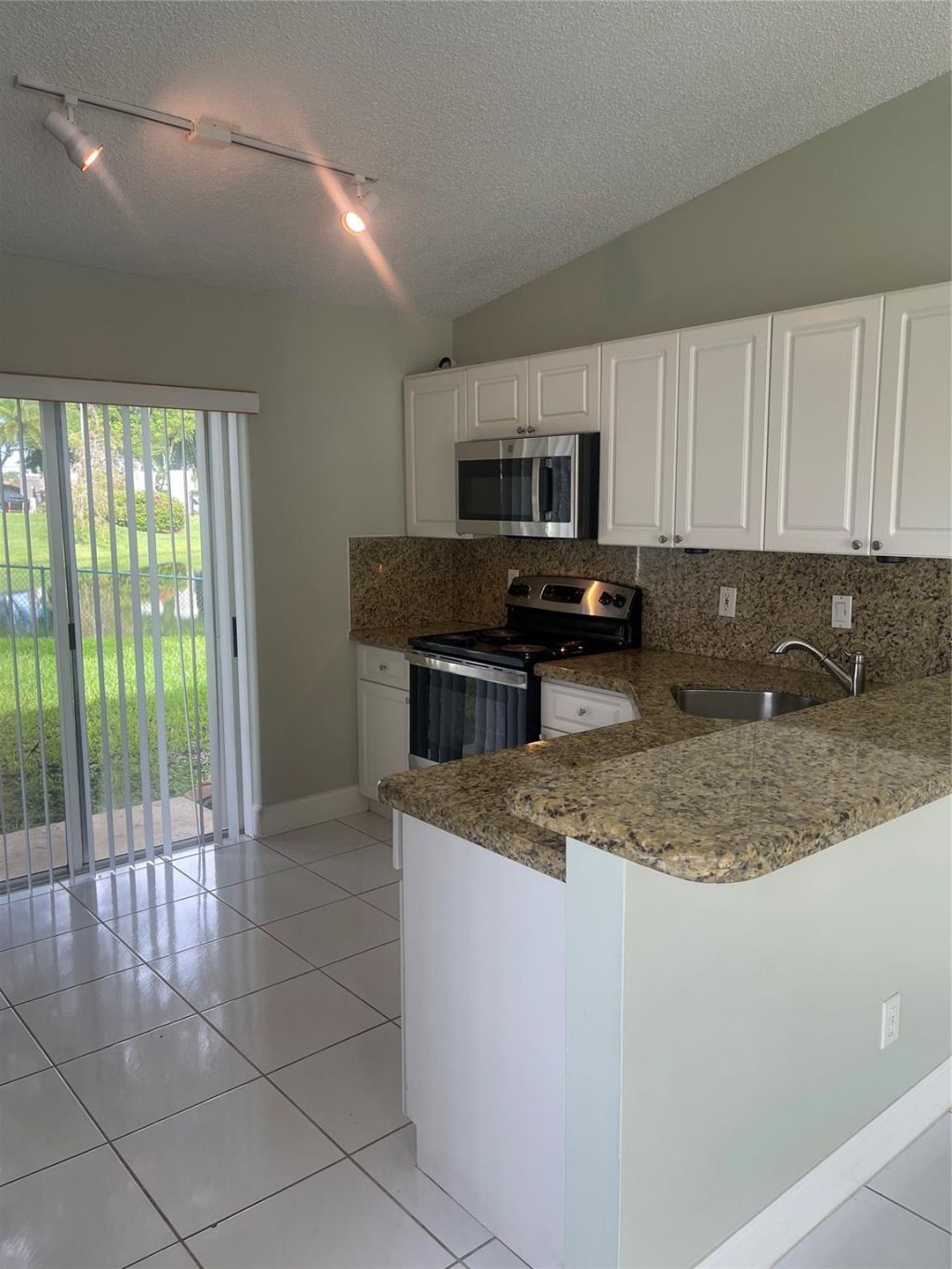 1810 SW 114th Terrace, Miramar, FL 33025 Photo