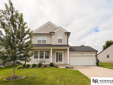2112 S Mineral Drive, Papillion, NE 68046