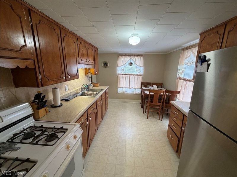 475 E Bell Avenue, McConnelsville, OH 43756 Photo 11
