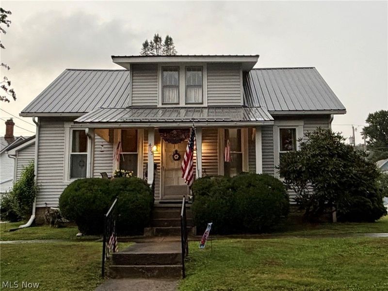 475 E Bell Avenue, McConnelsville, OH 43756 Photo 2