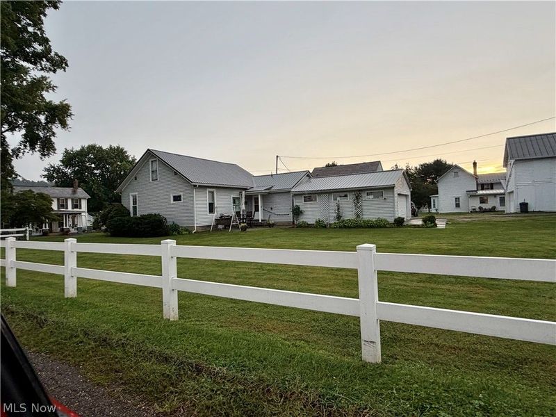 475 E Bell Avenue, McConnelsville, OH 43756 Photo 3