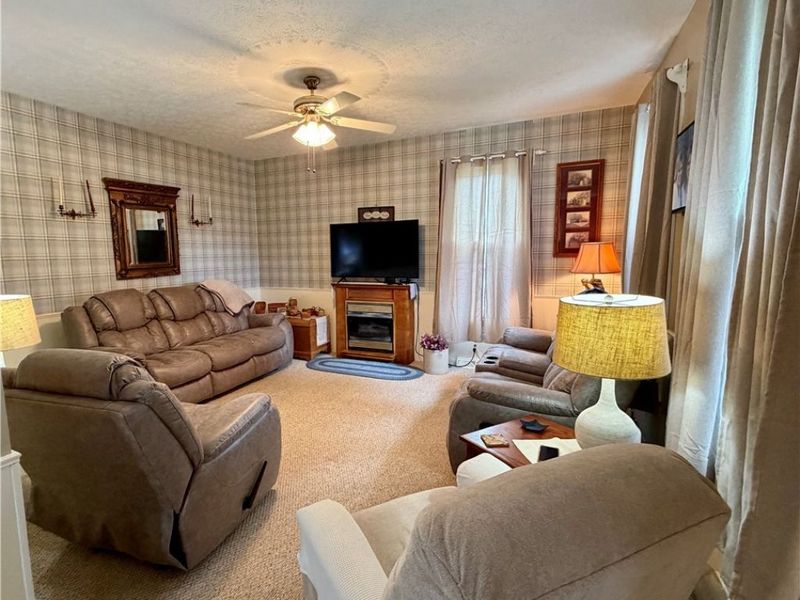 475 E Bell Avenue, McConnelsville, OH 43756 Photo 5