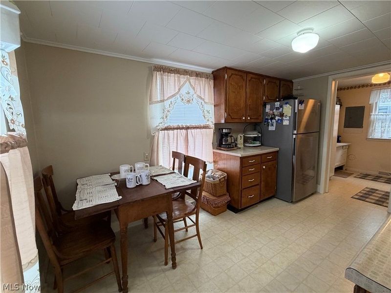 475 E Bell Avenue, McConnelsville, OH 43756 Photo 9