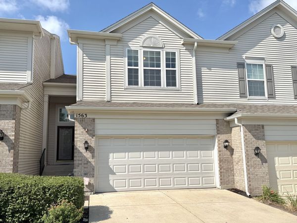 1563 Yellowstone Drive , Streamwood, IL 60107