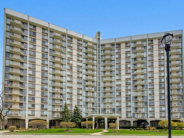 40 N Tower Road , Unit 16N, Oak Brook, IL 60523