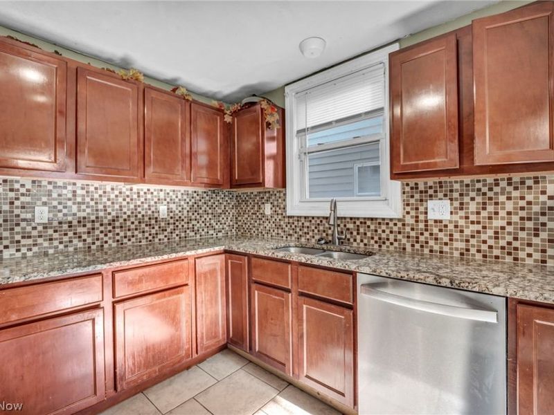 1270 Plainfield Road, South Euclid, OH 44121 Photo 8