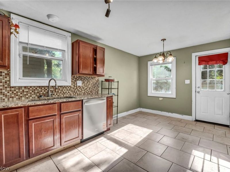 1270 Plainfield Road, South Euclid, OH 44121 Photo 9