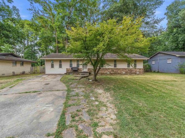 909 Stirrup Place , Jacksonville, AR 72076