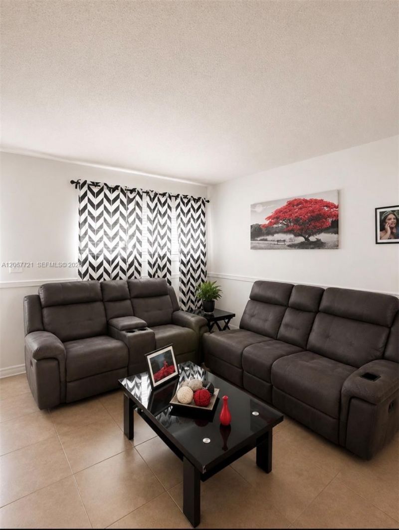 5611 W 25th Ct, Unit 8A, Hialeah, FL 33016 Photo