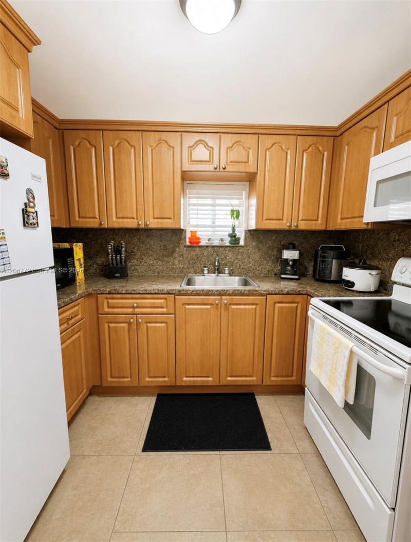5611 W 25th Ct, Unit 8A, Hialeah, FL 33016 Photo