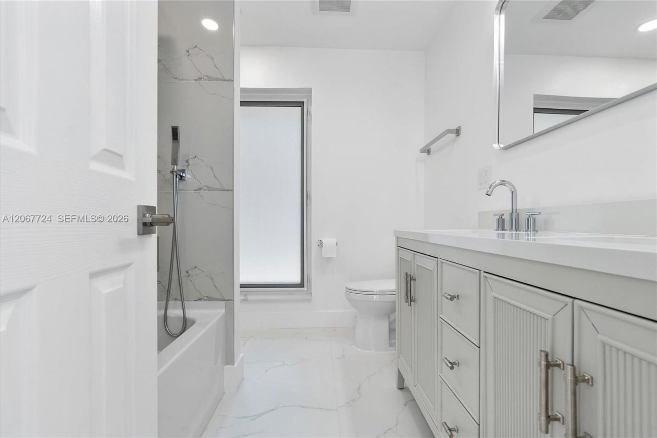 5711 NE 20th Ter, Fort Lauderdale, FL 33308 Photo