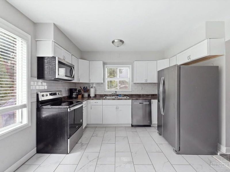 2343 Fairgreen Drive, Green Township, OH 45238 Photo 6