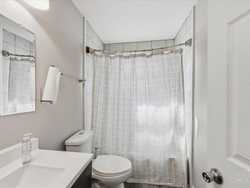 2343 Fairgreen Drive, Green Township, OH 45238 Photo 9