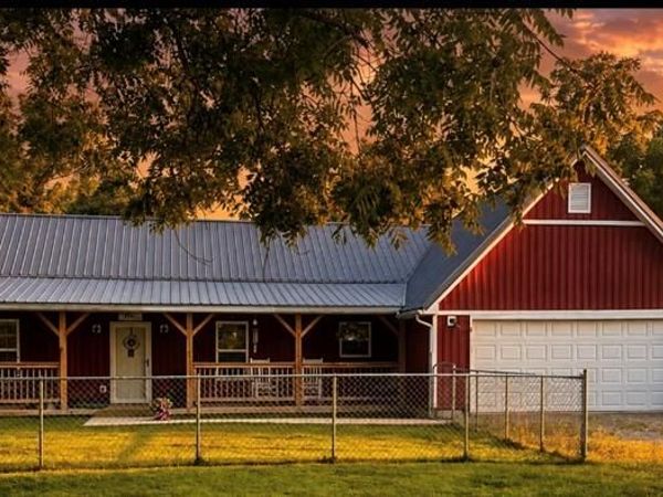 1193 E Highway 72 , Fredericktown, MO 63645