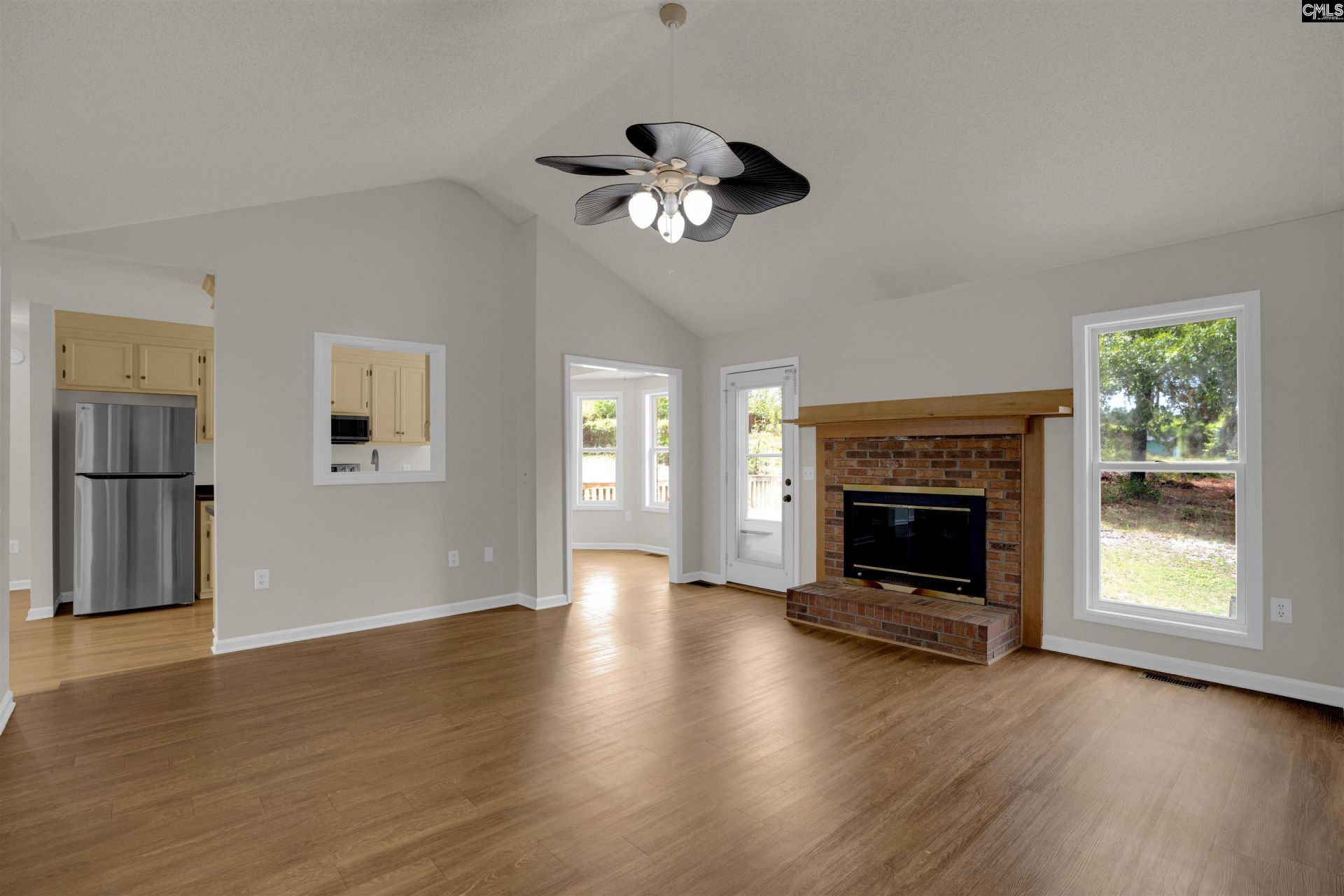 310 Quoin Court  Photo 8