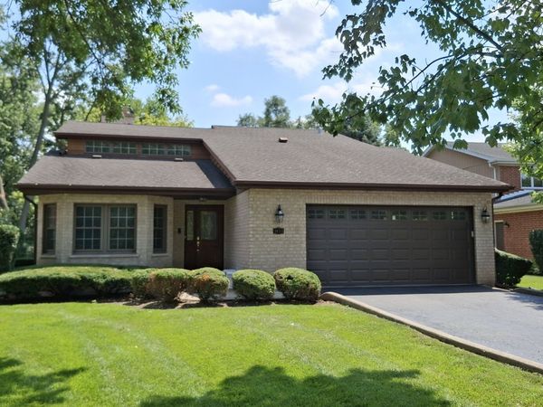 1031 Holly Lane , Glenview, IL 60025