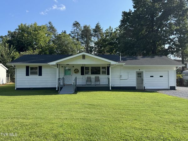 132 Swimming Pool Road, Hampton, TN 37658