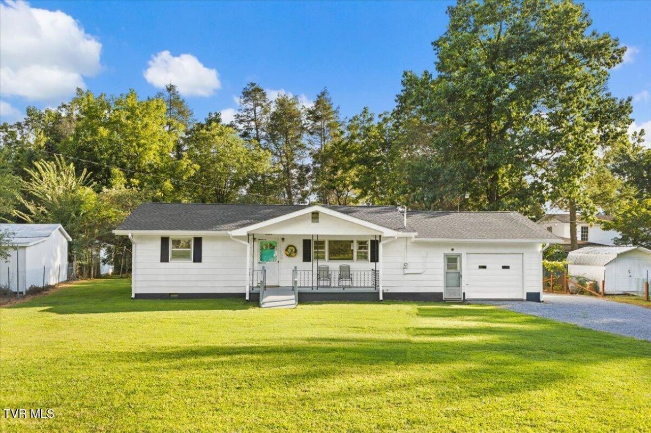 132 Swimming Pool Road, Hampton, TN 37658 Main Photo