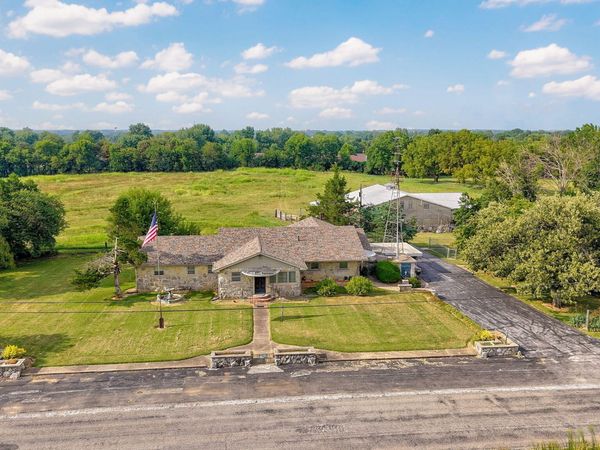 413 W Hayward Drive , Mt Vernon, MO 65712