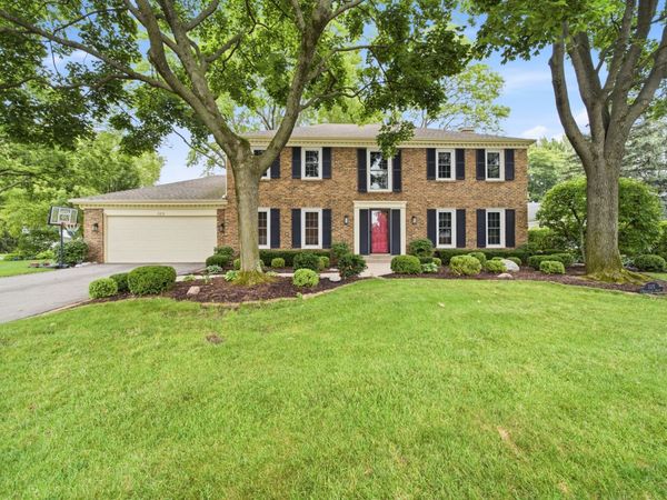 325 Versailles Drive , Northbrook, IL 60062