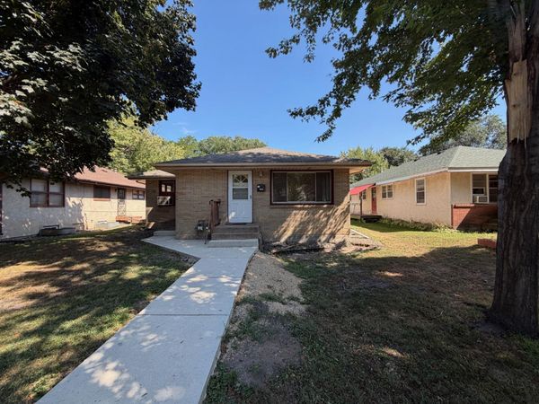 1094 26th Avenue SE, Minneapolis, MN 55414