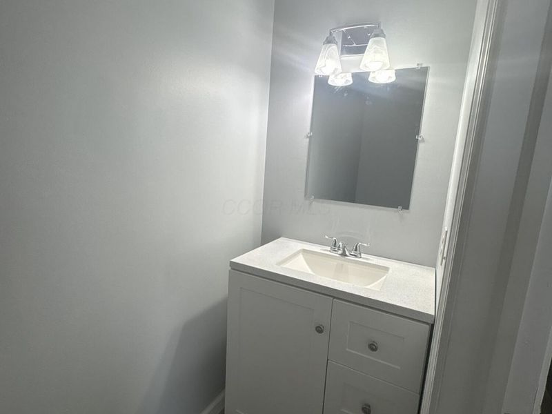 1599 McNaughten Road, Columbus, OH 43232 Photo 5