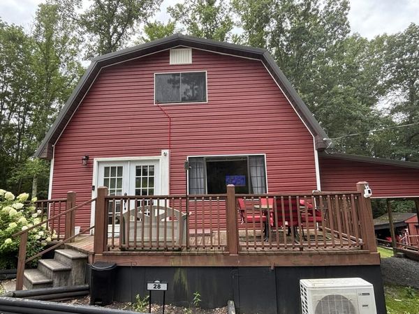 28 Breakwater, MOUNT NEBO, WV 26679