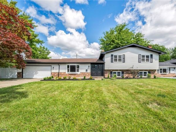 28610 Lynhaven Drive , North Olmsted, OH 44070