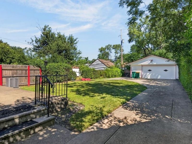 19623 Libby Road , Maple Heights, OH 44137 Photo 18