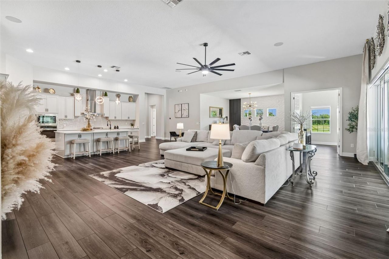 10597 Meadowrun Drive, Lithia, FL 33547 Photo