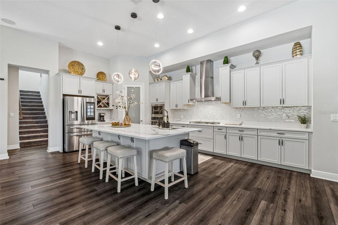 10597 Meadowrun Drive, Lithia, FL 33547 Photo