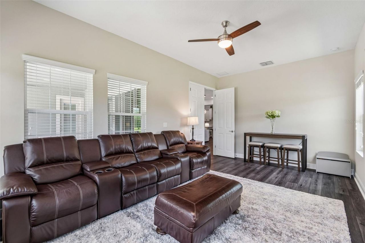 10597 Meadowrun Drive, Lithia, FL 33547 Photo