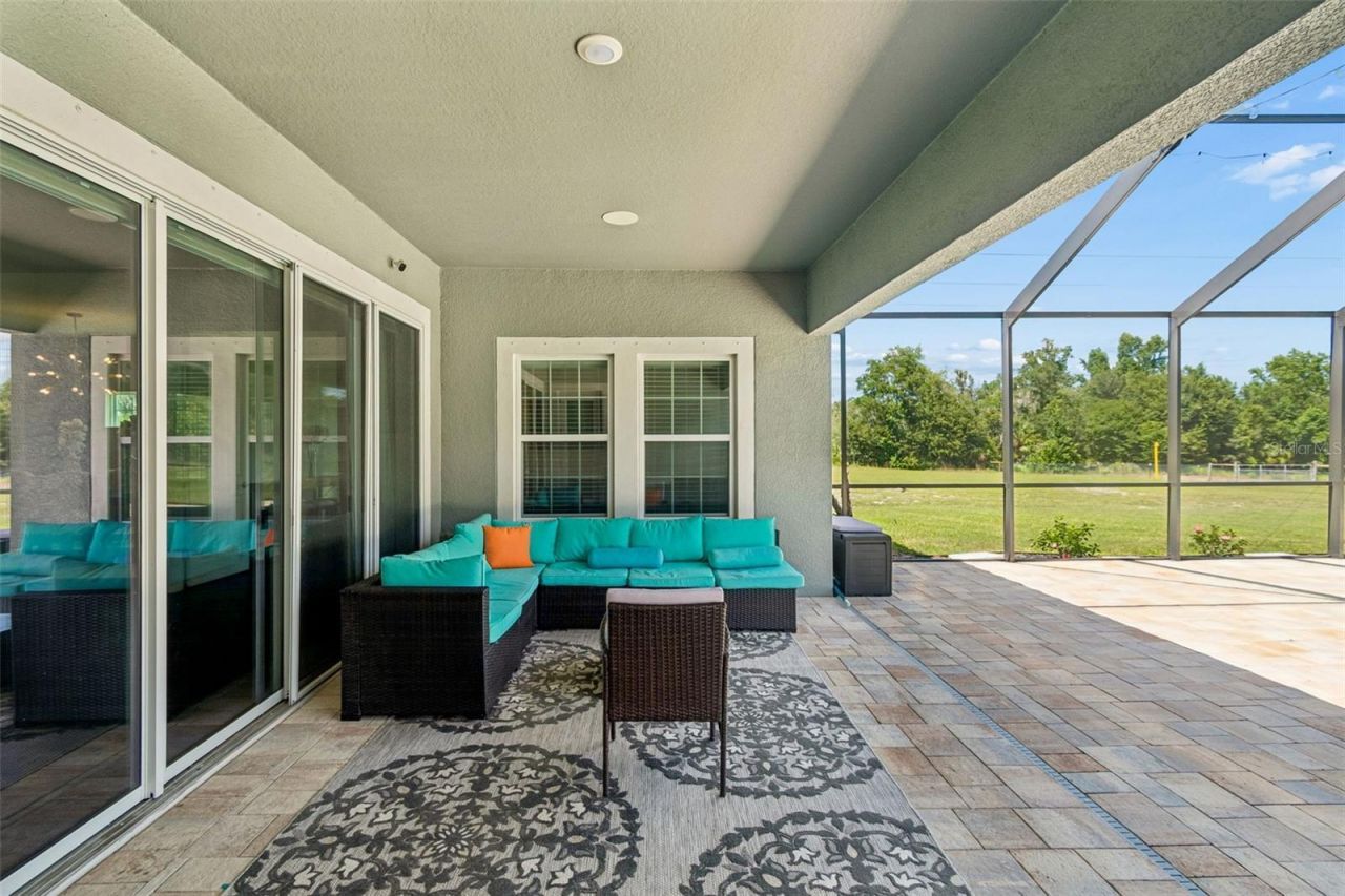 10597 Meadowrun Drive, Lithia, FL 33547 Photo