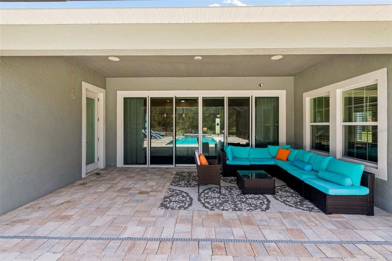 10597 Meadowrun Drive, Lithia, FL 33547 Photo