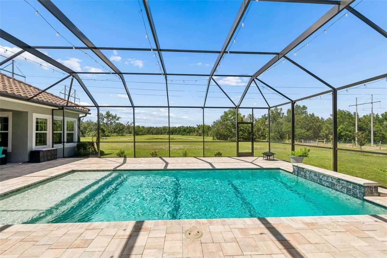 10597 Meadowrun Drive, Lithia, FL 33547 Photo