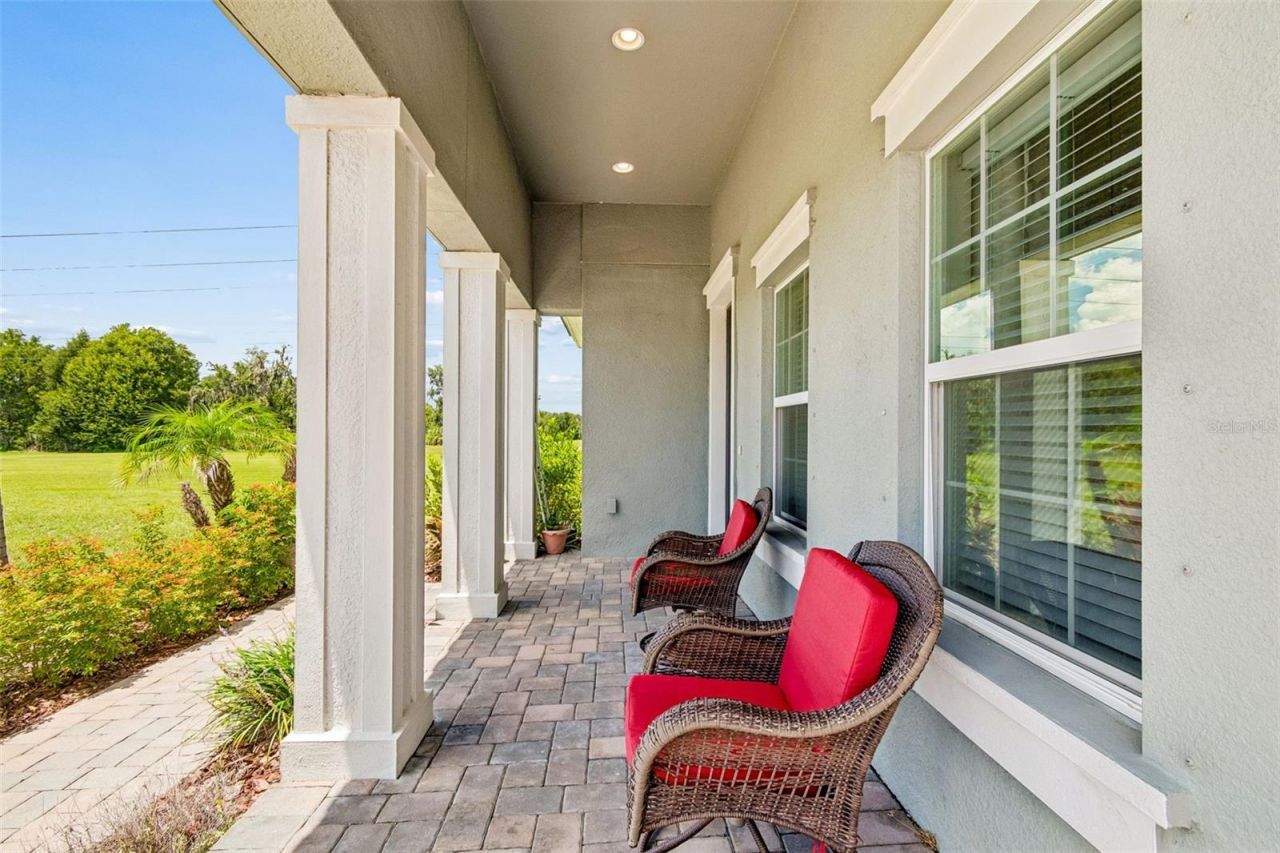 10597 Meadowrun Drive, Lithia, FL 33547 Photo