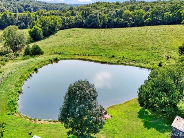 25098 J Highway, Versailles, MO 65084