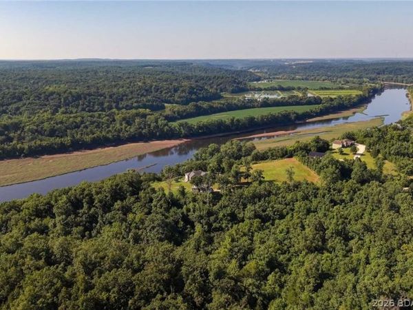 16 Bluff Drive, Eldon, MO 65026
