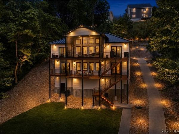 1169 Beacon Pointe Circle, Lake Ozark, MO 65049