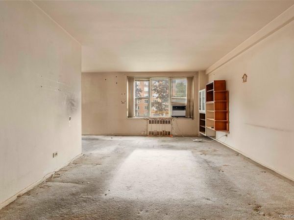 209-25 18th Avenue , Unit 2G, Bayside, NY 11360